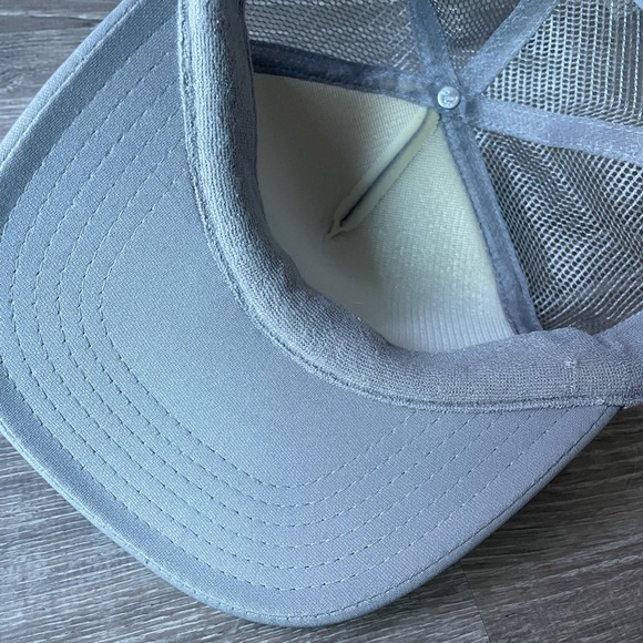 NWT HAWAII trucker hat - Picture 2 of 3